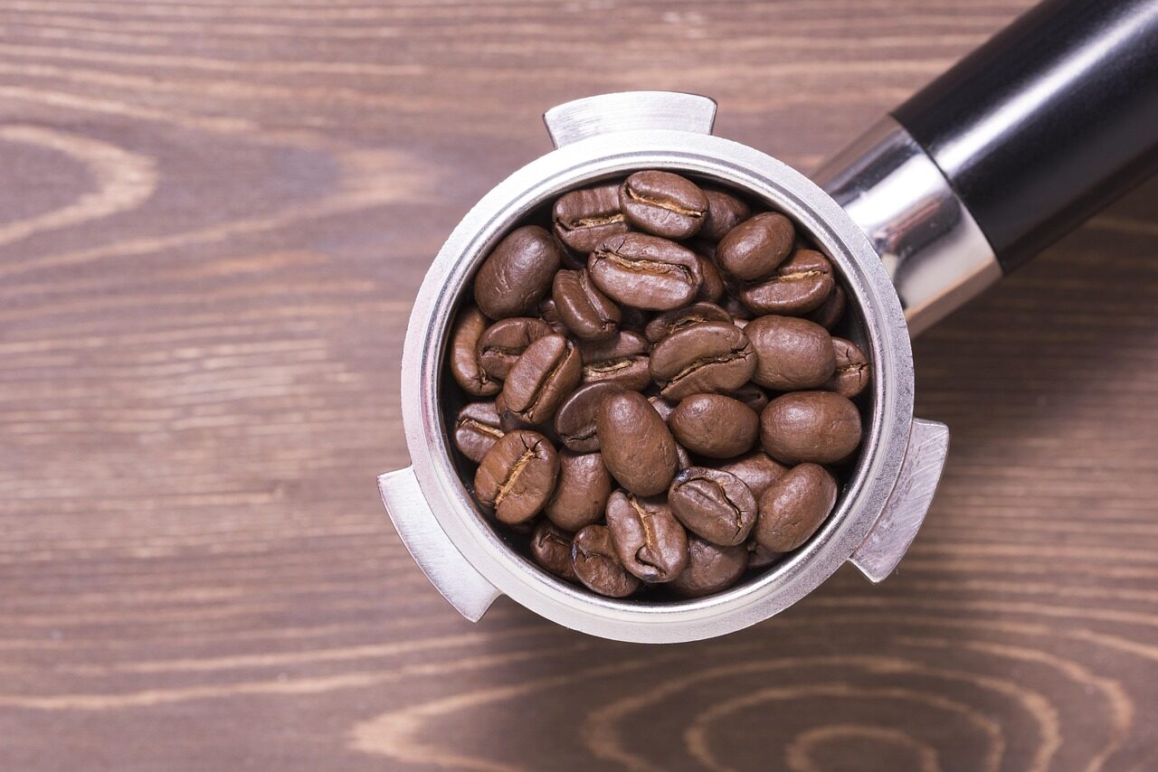 Kaffee wie im Café: Was Siebträger, Tamper und Pinsel wirklich bringen